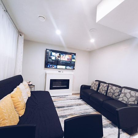 Cozy 2 Bedroom Suite, Queen Beds, Near The Airport 에드먼턴 외부 사진