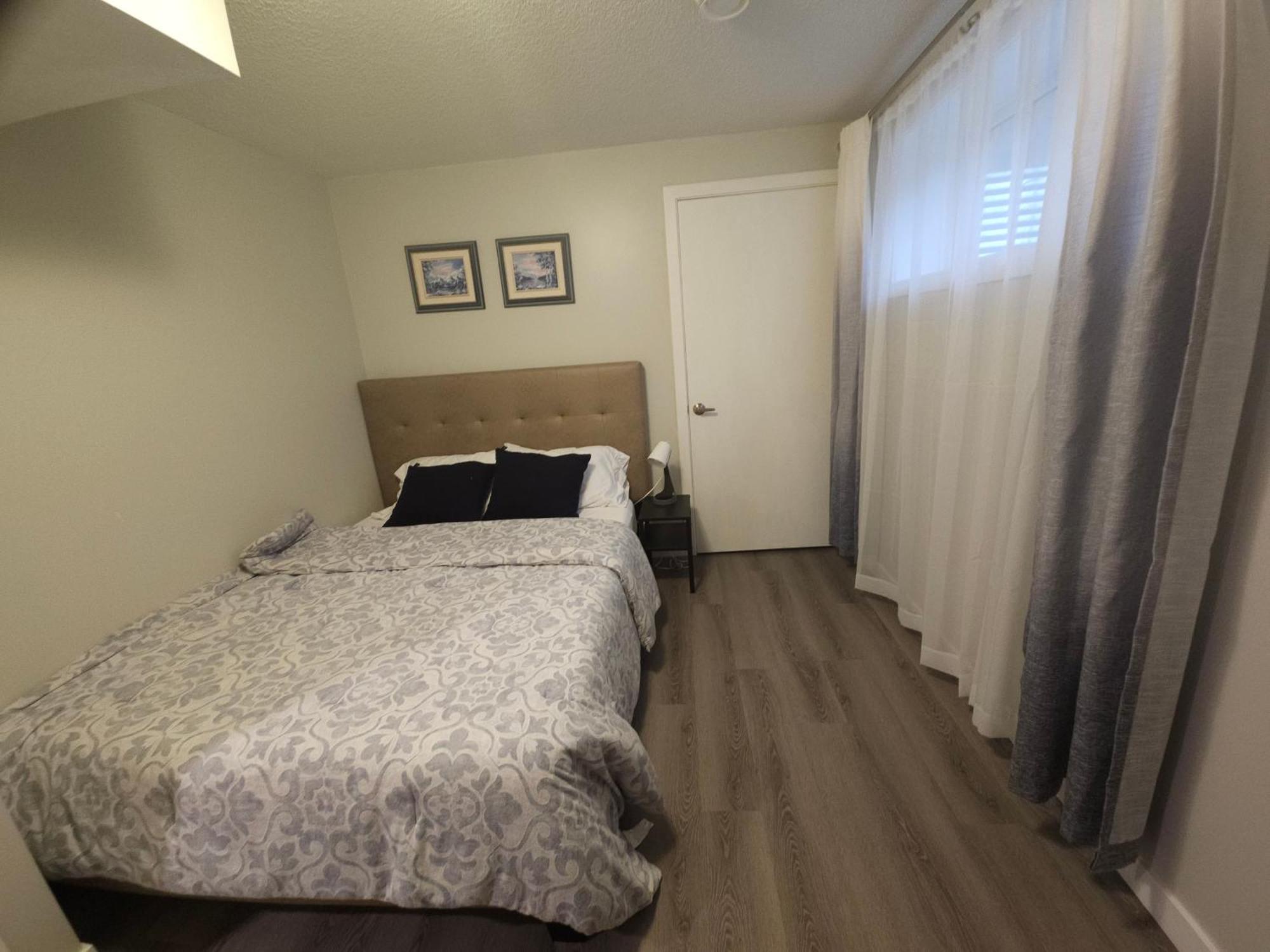 Cozy 2 Bedroom Suite, Queen Beds, Near The Airport 에드먼턴 외부 사진
