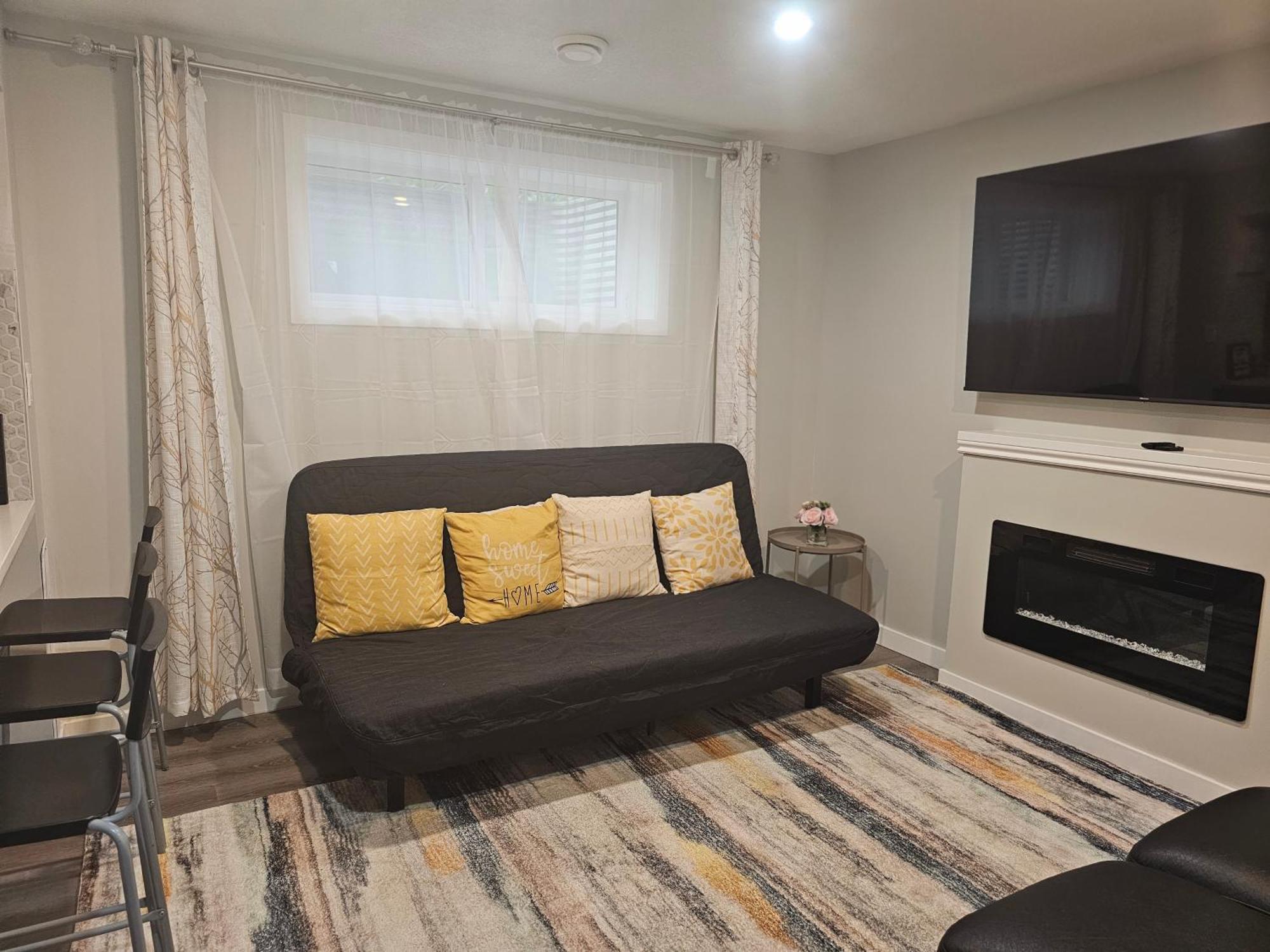 Cozy 2 Bedroom Suite, Queen Beds, Near The Airport 에드먼턴 외부 사진