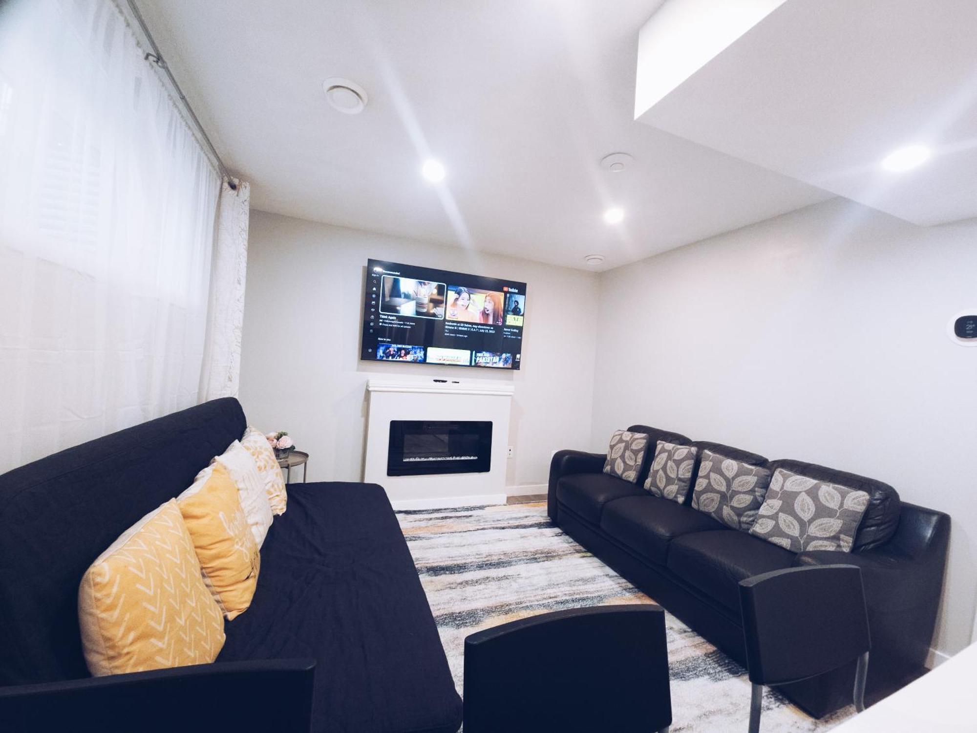 Cozy 2 Bedroom Suite, Queen Beds, Near The Airport 에드먼턴 외부 사진